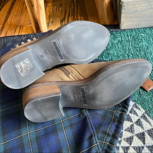 SOLD Vic Studded Boots Dove size 36 5.5 - Picture 5 of 6